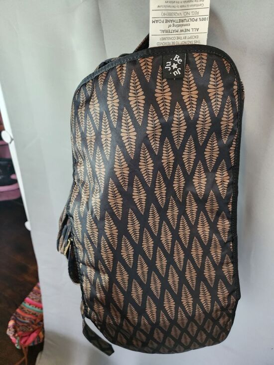 Ju-Ju-Be Deluxe Diaper Bag Black And Brown Leaf Pattern with Gold Logo Plate main image 11